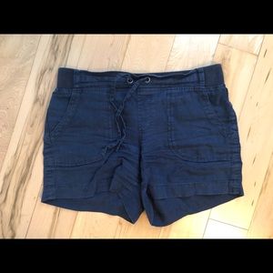 Athleta sz 6 navy linen shorts